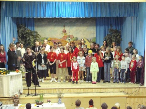 Hraje celá dědina aneb S veselou myslí na nesmysly. - 18.3.2006